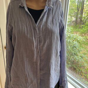 Xirena women shirt Medium.